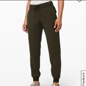 Lululemon on the fly woven jogger in olive